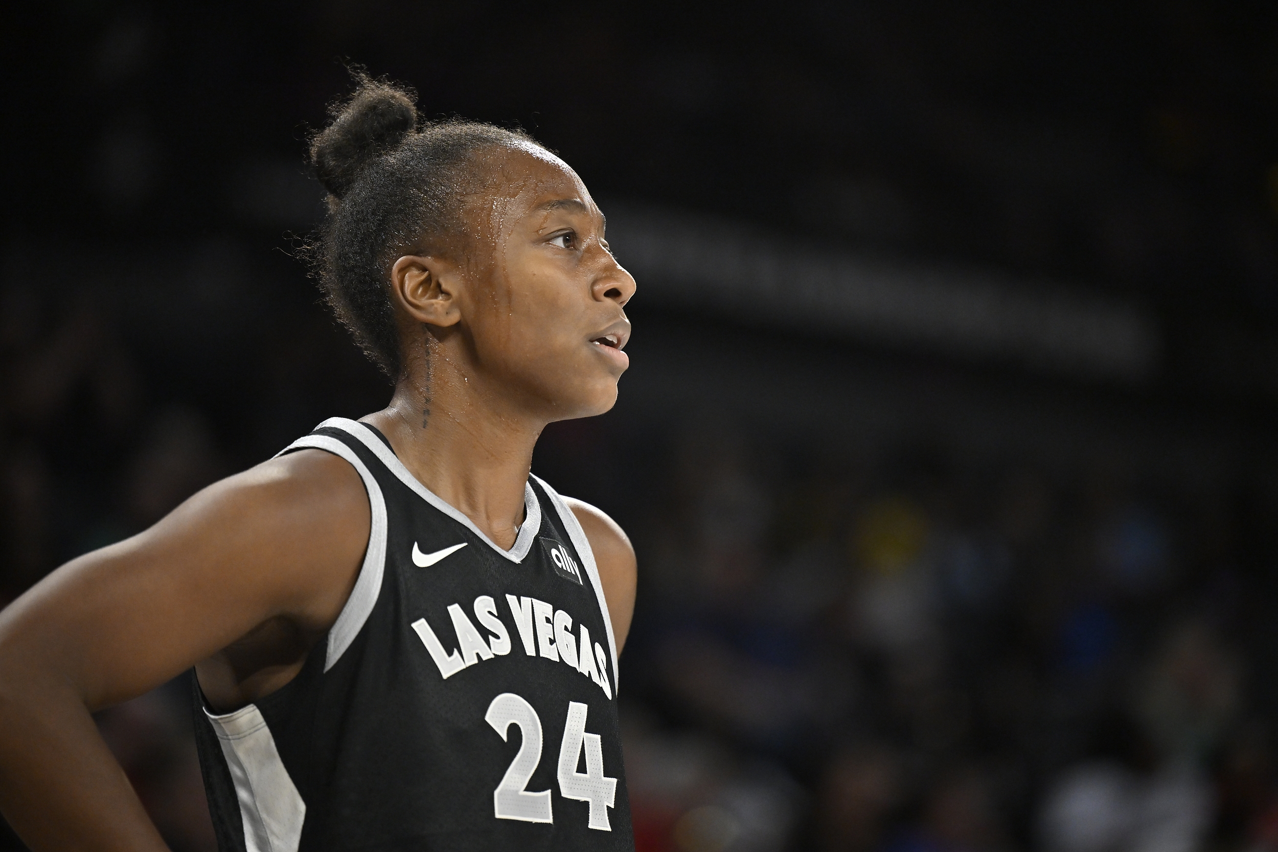 玩法-外线手感火热！劳埃德三分9中6砍下20分5篮板