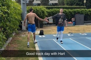 百家乐游戏-冠军内线！霍姆格伦晒与哈尔滕施泰因合练照：美好的一天