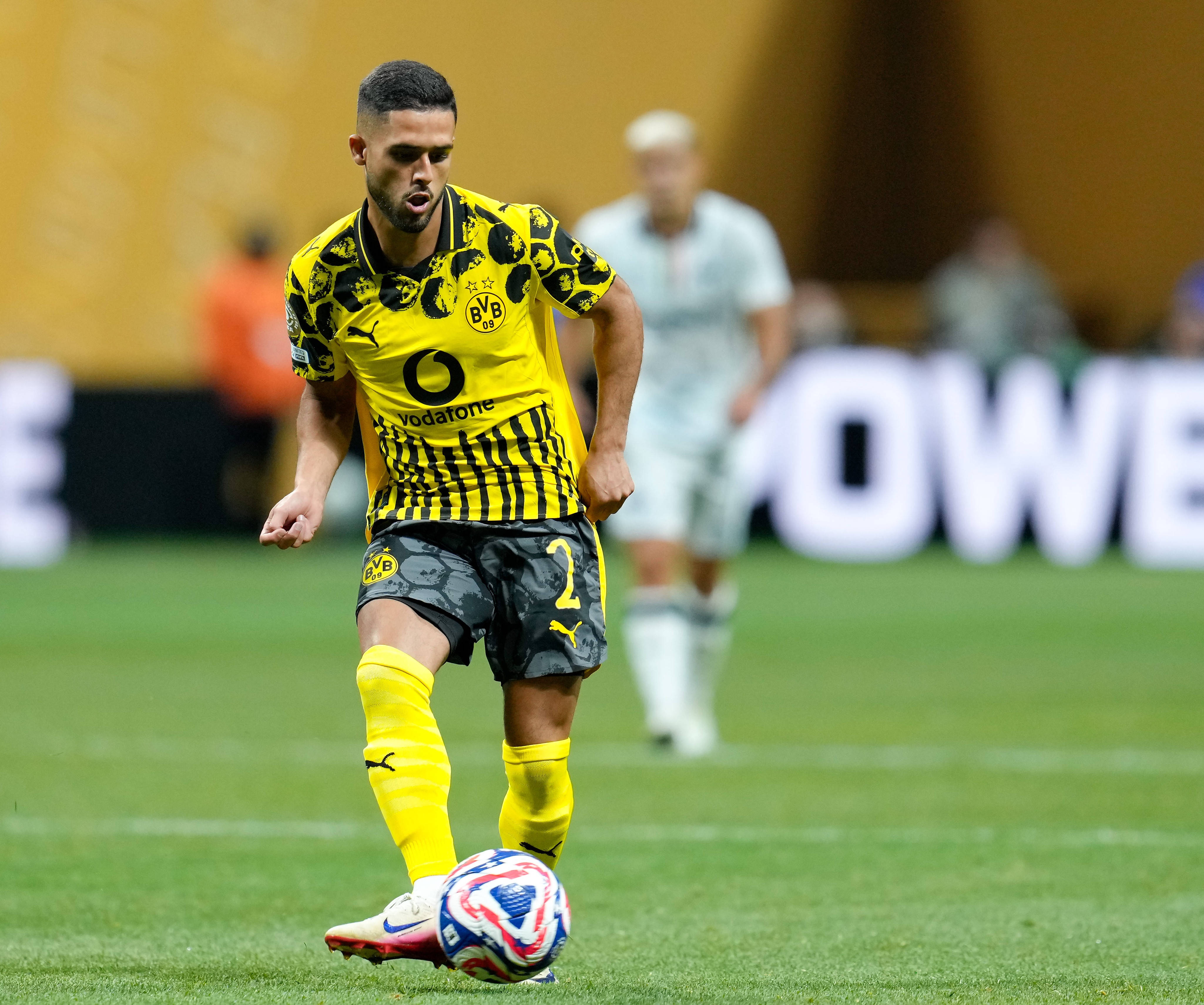 玩法-逃过一劫！德天空：扬-库托未伤及十字韧带，恢复顺利周末可复出