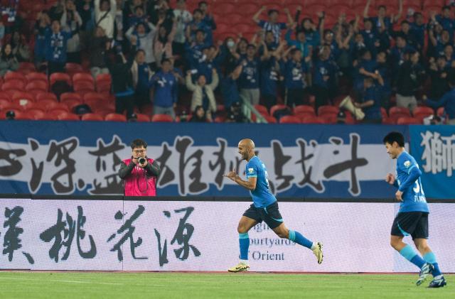 百家乐游戏-【中超】埃韦尔两球刘殿座染红 10人三镇2比3沧州