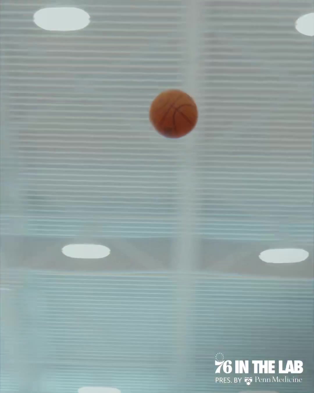 76人官推晒恩比德和乔治训练片段：开工之前的训练